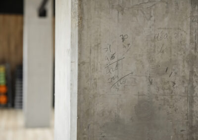pared de cemento escrita
