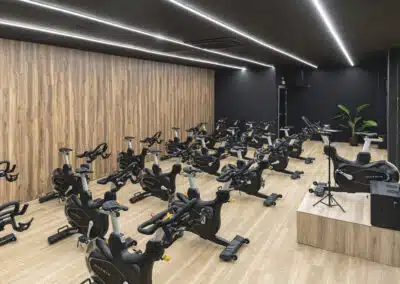 sala con bicis de spinning