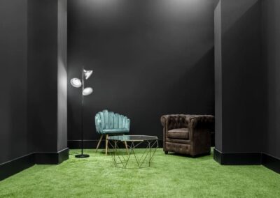 sala descanso suelo cesped artificial